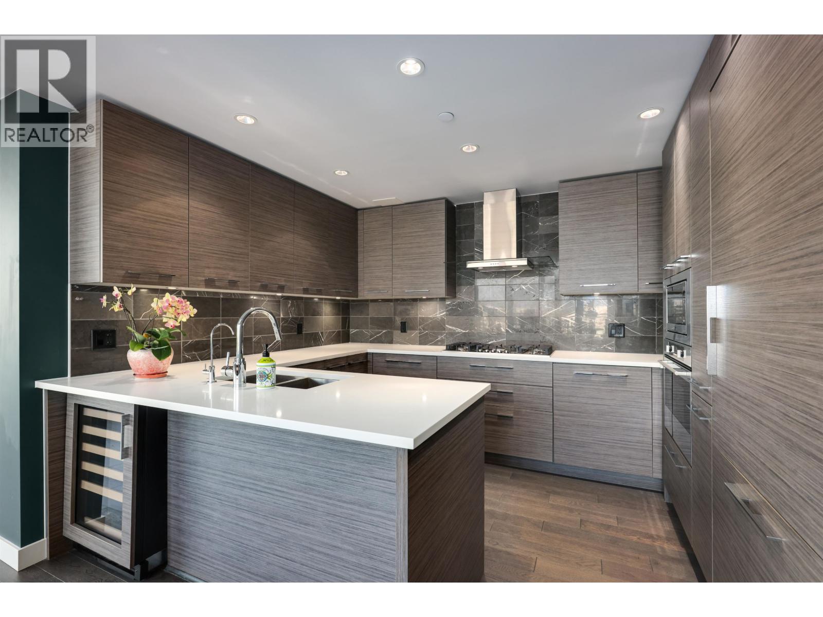 1801 7488 Lansdowne Road, Richmond, British Columbia  V7C 0B9 - Photo 7 - R3070426