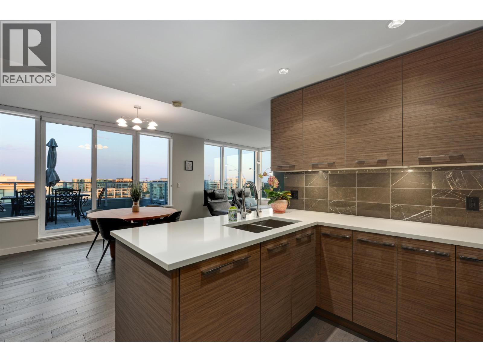 1801 7488 Lansdowne Road, Richmond, British Columbia  V7C 0B9 - Photo 9 - R3070426