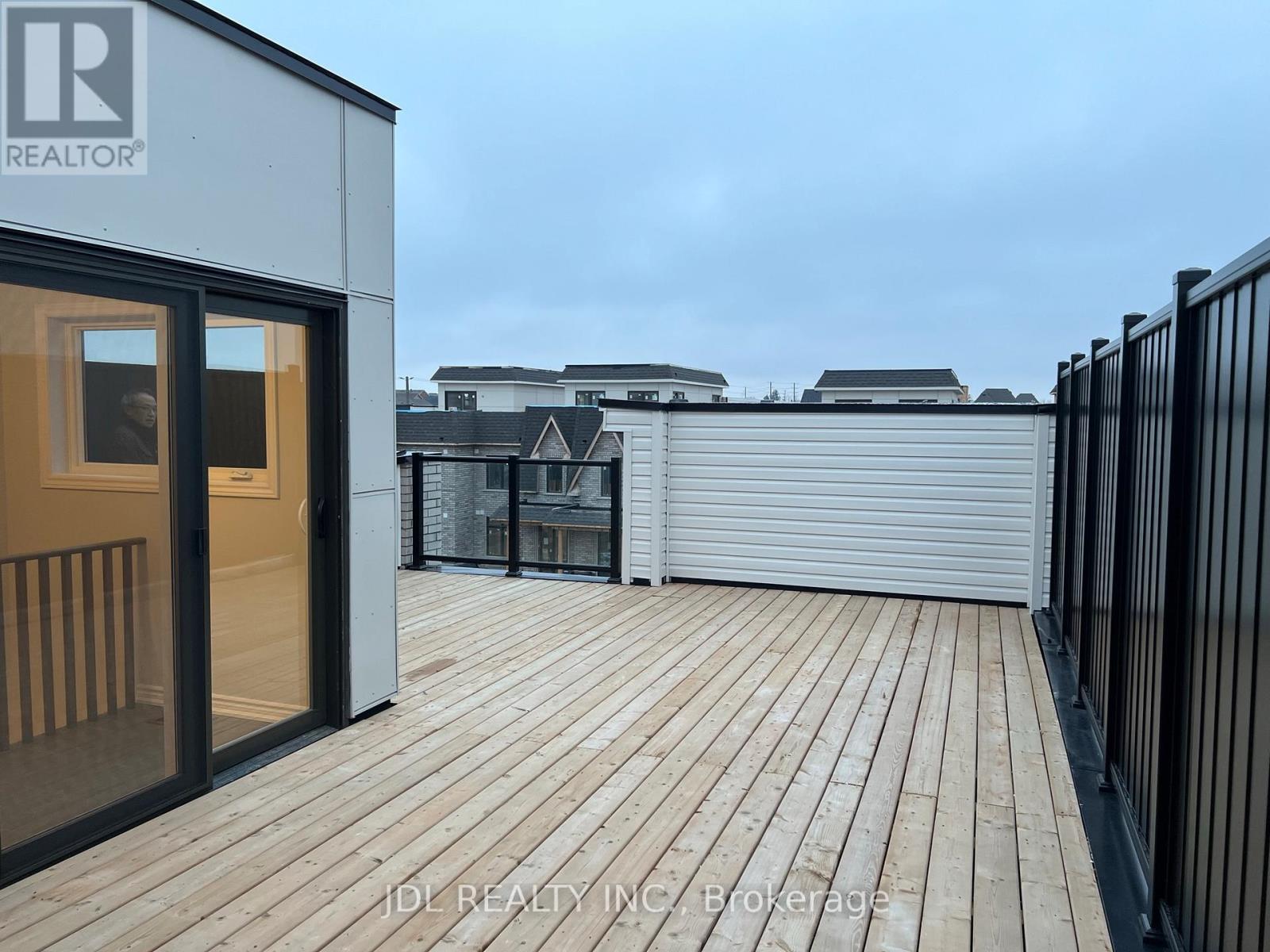 28 Gilbert Wright Avenue, Markham, Ontario  L6C 3J4 - Photo 21 - N12580738