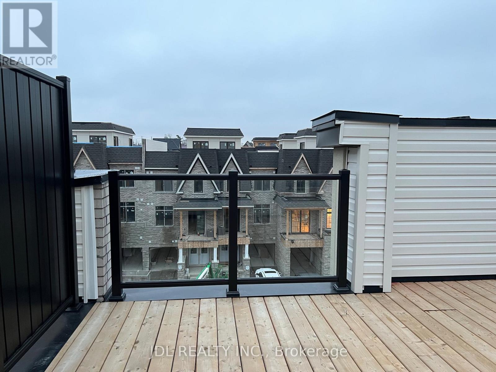 28 Gilbert Wright Avenue, Markham, Ontario  L6C 3J4 - Photo 23 - N12580738