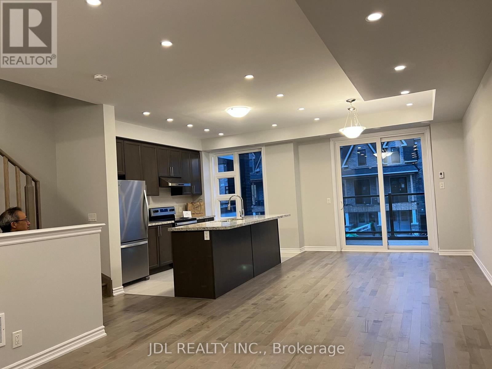 28 Gilbert Wright Avenue, Markham, Ontario  L6C 3J4 - Photo 8 - N12580738