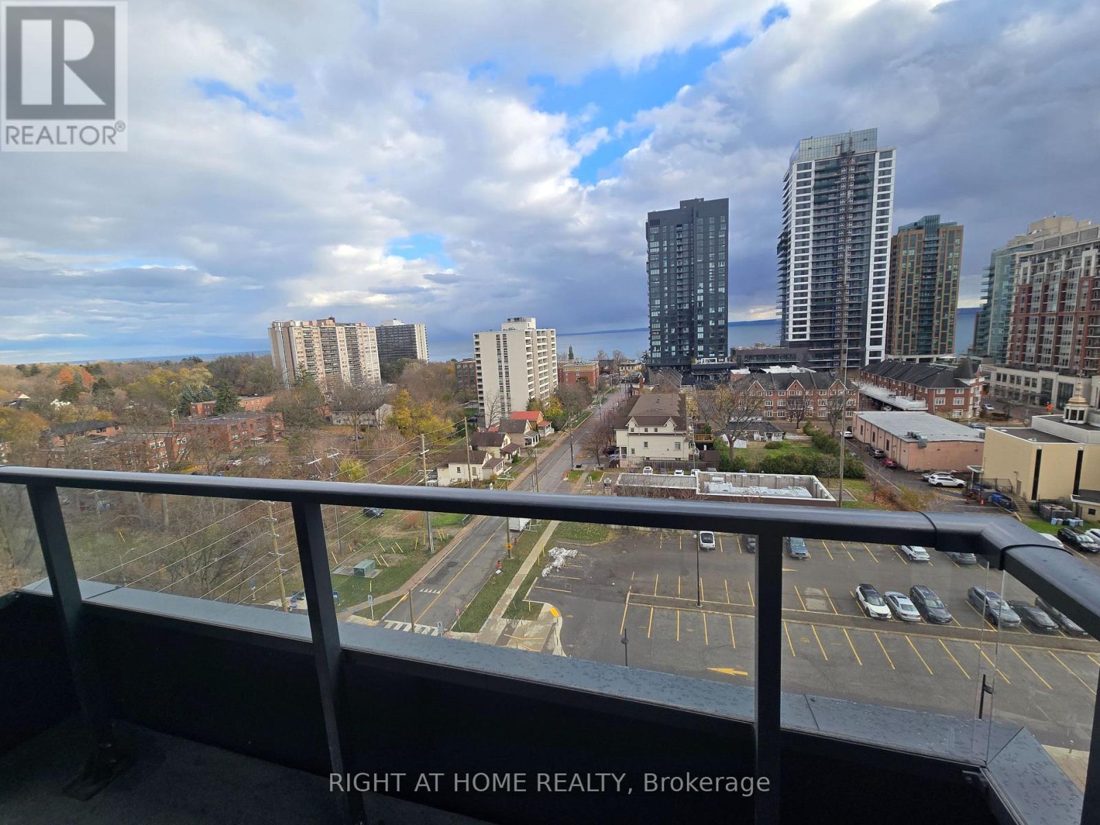 906 - 2088 James Street, Burlington, Ontario  L7R 0H2 - Photo 7 - W12580744