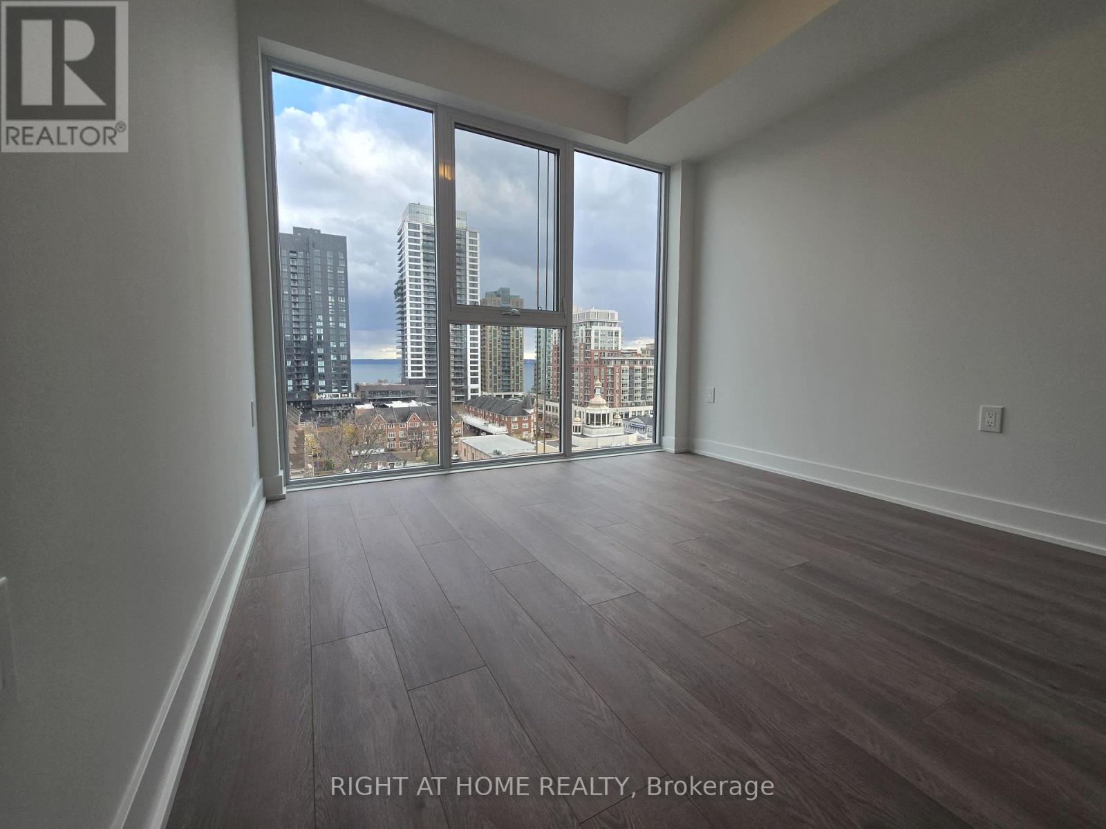 906 - 2088 James Street, Burlington, Ontario  L7R 0H2 - Photo 8 - W12580744