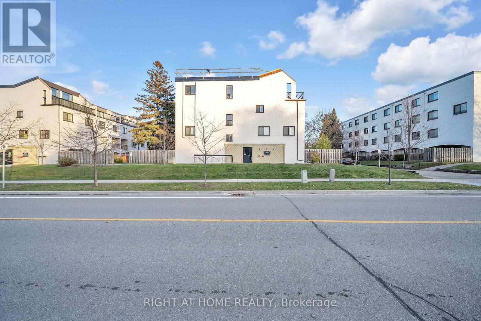 132 - 1058 FALGARWOOD DRIVE, Oakville, Ontario