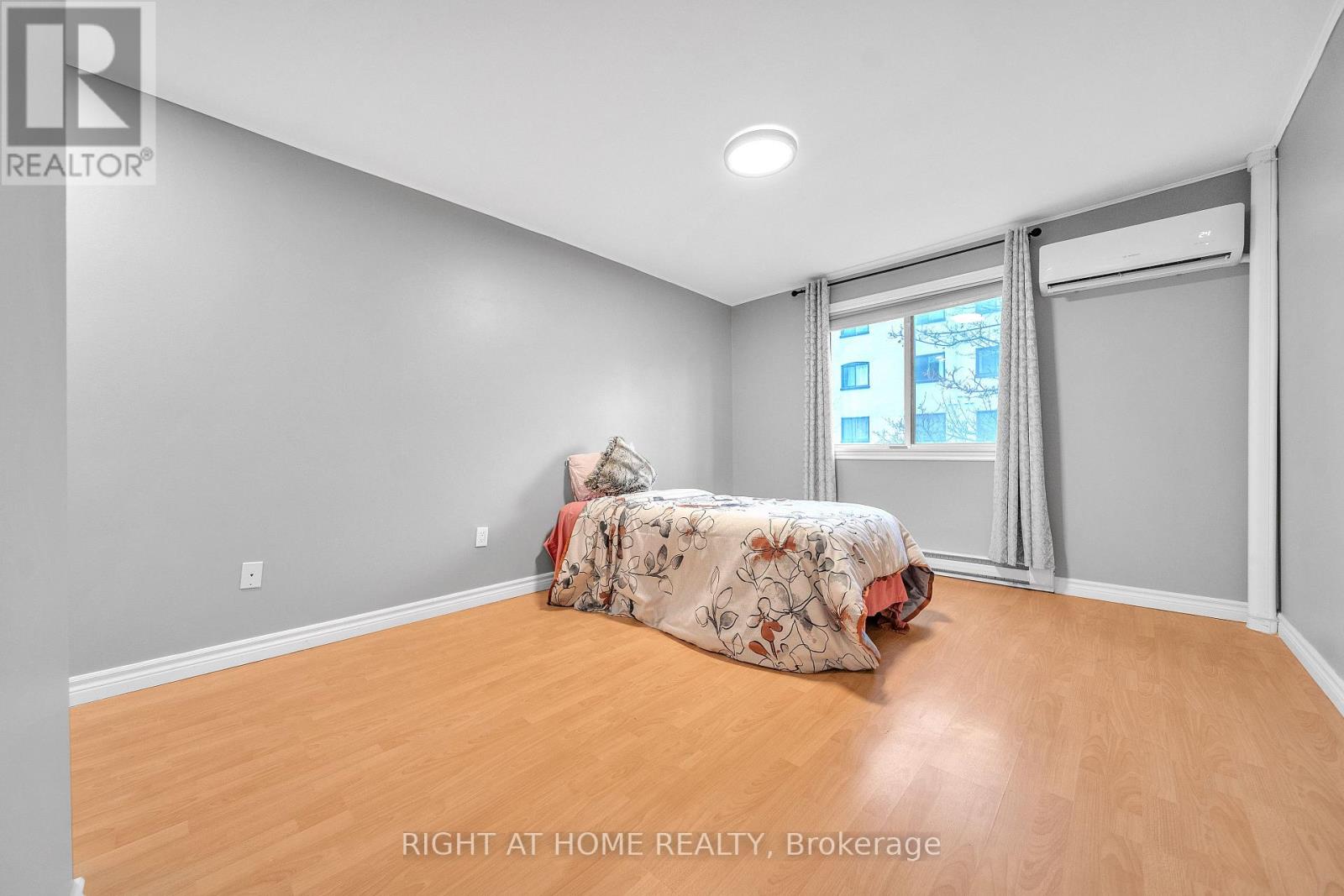 132 - 1058 Falgarwood Drive, Oakville, Ontario  L6H 2P3 - Photo 17 - W12580752