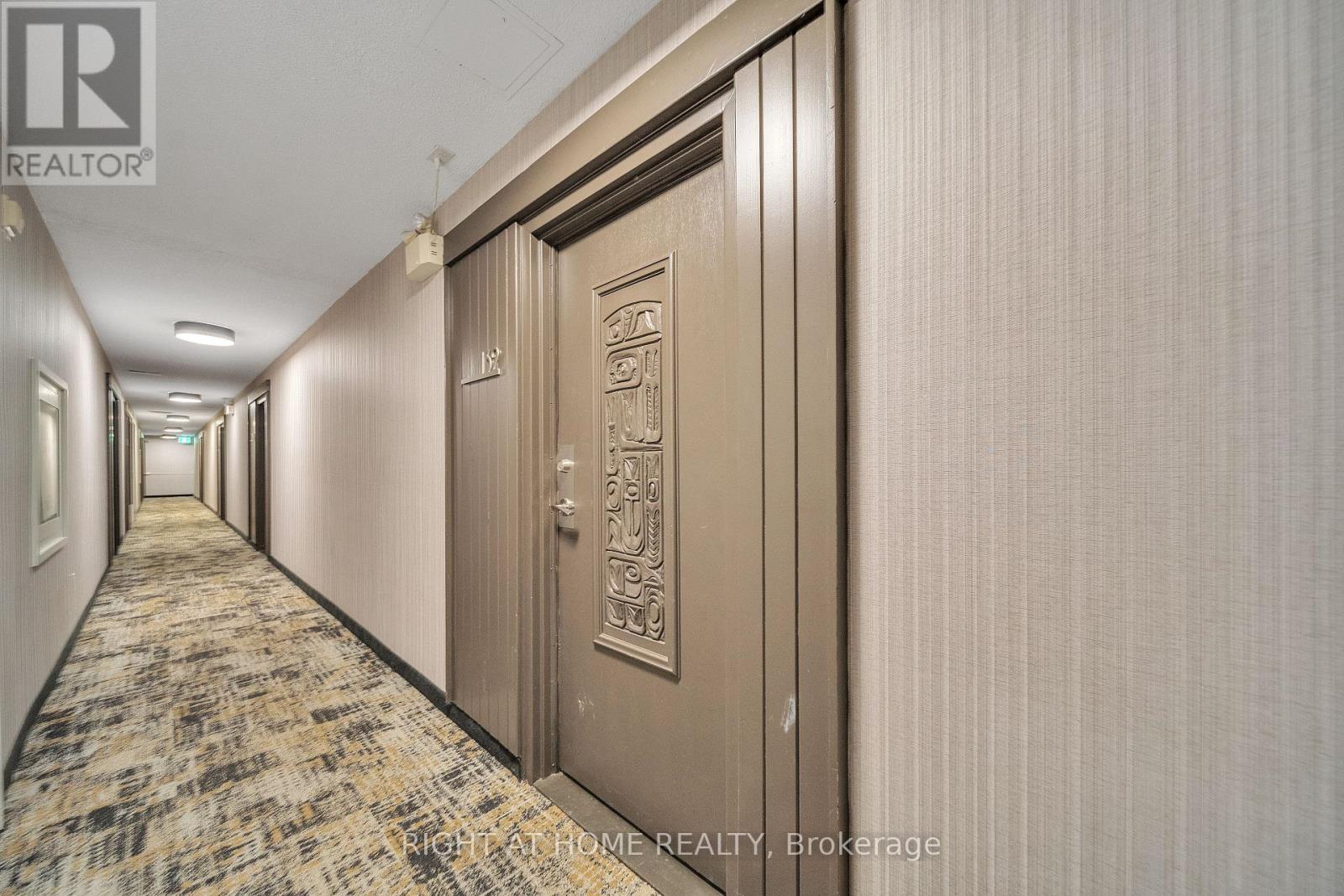 132 - 1058 Falgarwood Drive, Oakville, Ontario  L6H 2P3 - Photo 2 - W12580752