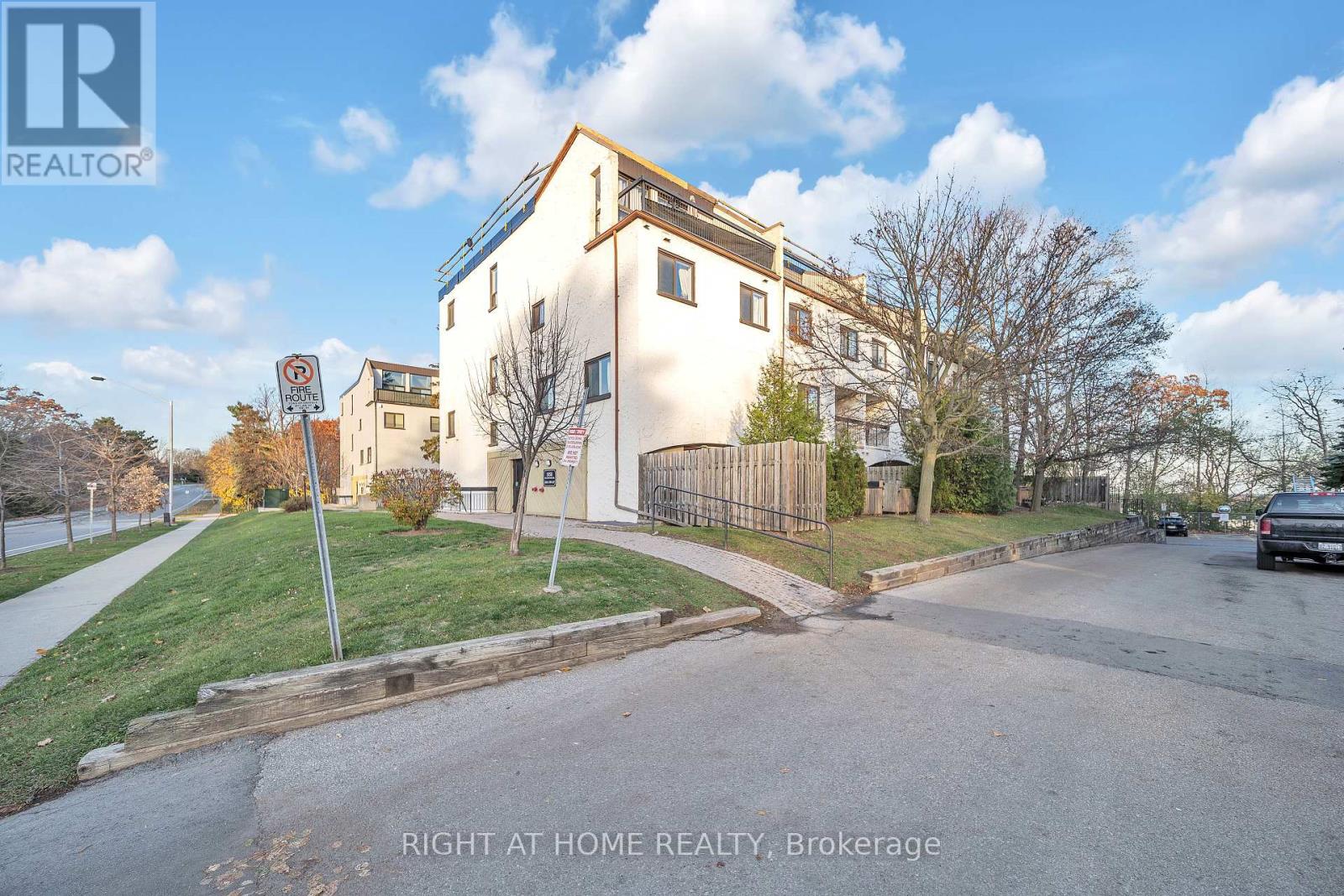 132 - 1058 Falgarwood Drive, Oakville, Ontario  L6H 2P3 - Photo 22 - W12580752