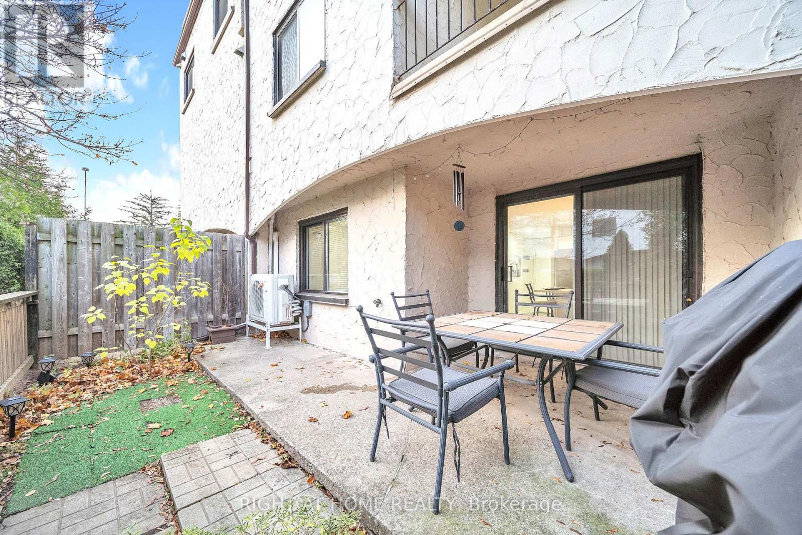 132 - 1058 Falgarwood Drive, Oakville, Ontario  L6H 2P3 - Photo 24 - W12580752