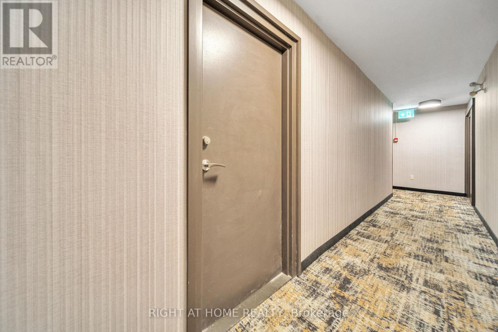 132 - 1058 Falgarwood Drive, Oakville, Ontario  L6H 2P3 - Photo 9 - W12580752