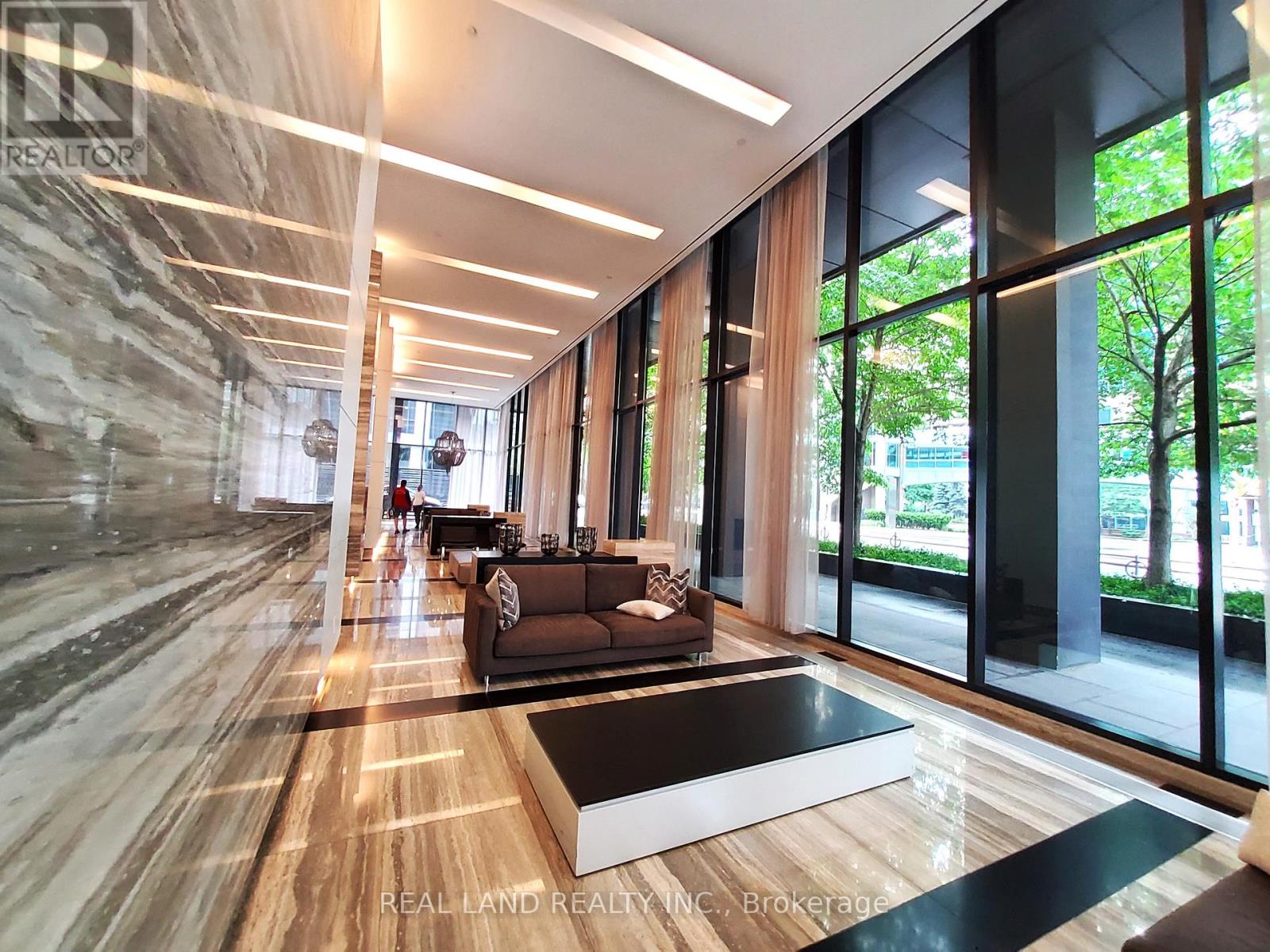 4005 - 110 Charles Street E, Toronto, Ontario M4Y 1T5 - Photo 3 - C12580772