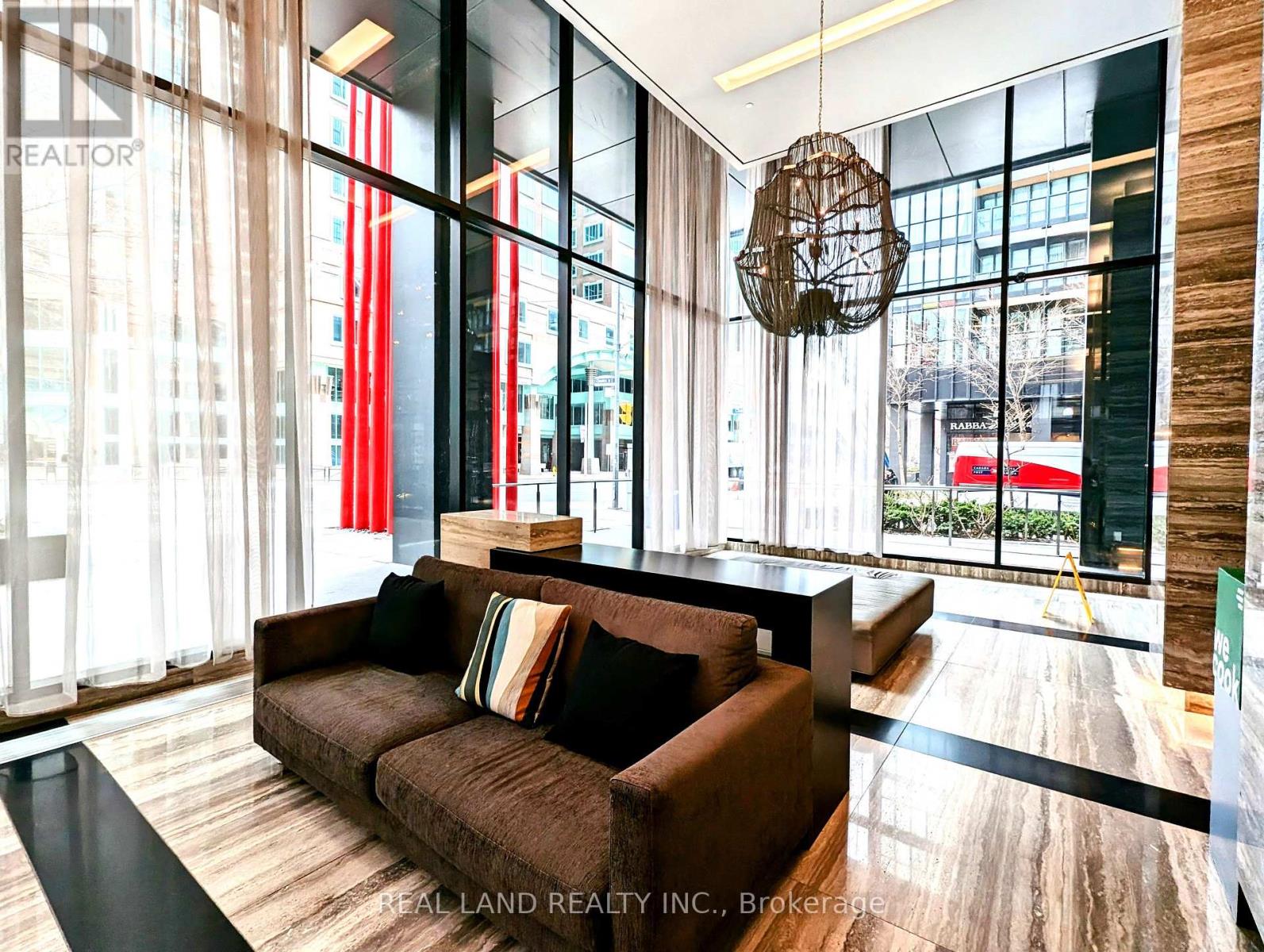 4005 - 110 Charles Street E, Toronto, Ontario M4Y 1T5 - Photo 4 - C12580772