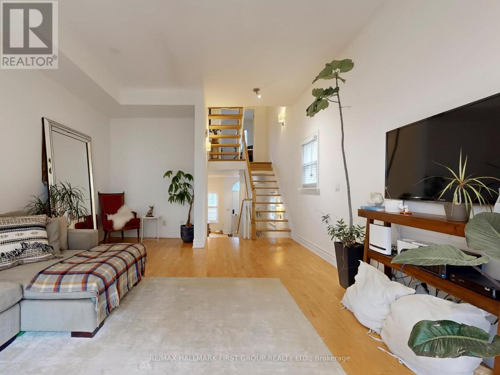 9d Woodfield Road, Toronto, Ontario  M4L 2W4 - Photo 11 - E12580754