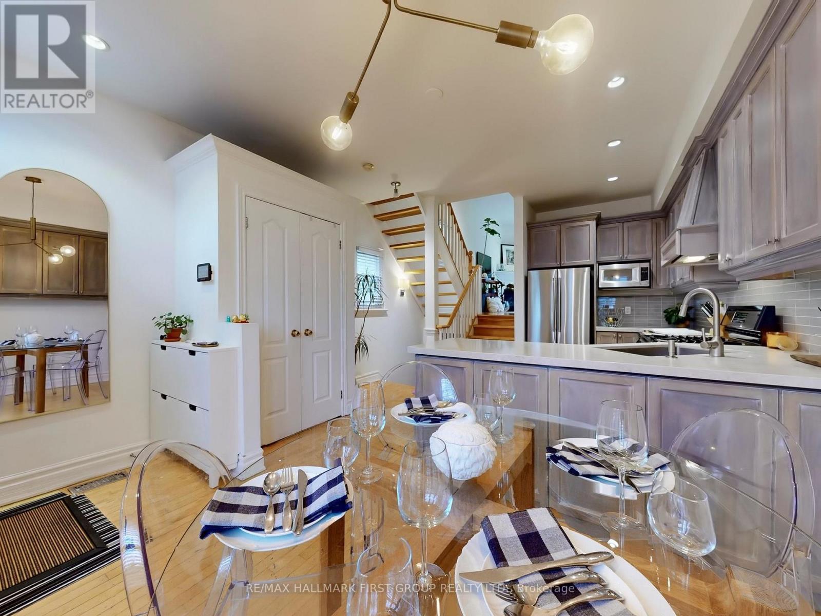 9d Woodfield Road, Toronto, Ontario  M4L 2W4 - Photo 5 - E12580754