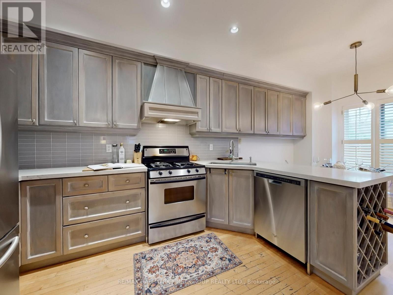 9d Woodfield Road, Toronto, Ontario  M4L 2W4 - Photo 7 - E12580754