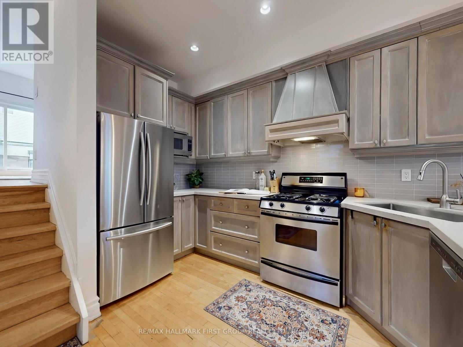 9d Woodfield Road, Toronto, Ontario  M4L 2W4 - Photo 8 - E12580754