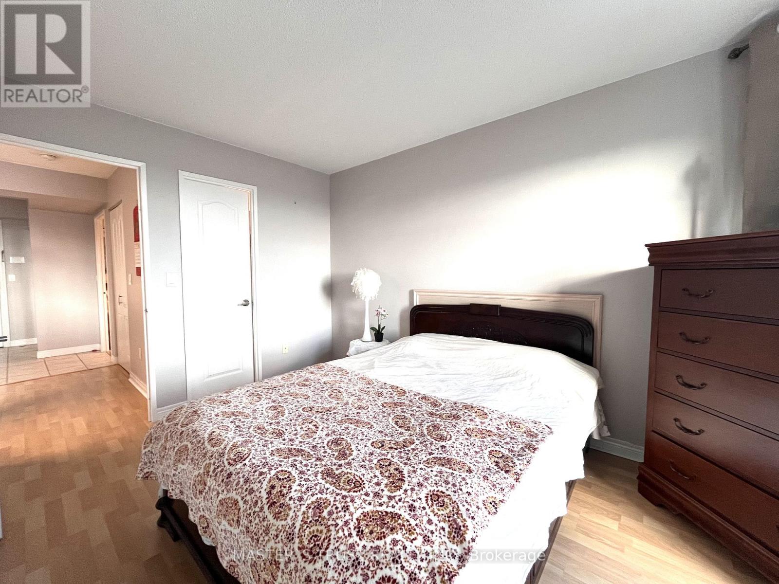 1001 - 135 Pond Drive, Markham, Ontario  L3T 7V6 - Photo 13 - N12580134