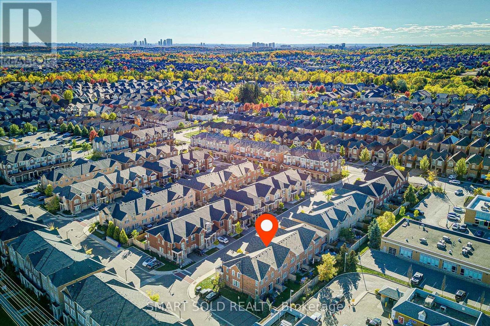 28 Avonmore Trail, Vaughan, Ontario  L6A 4Y4 - Photo 4 - N12580764