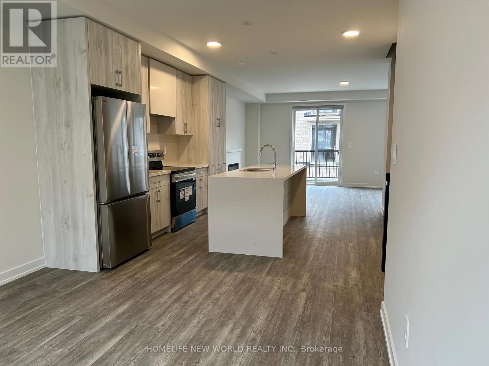 33 Chapple Lane, Richmond Hill, Ontario L4B 0J6 - Photo 3 - N12580780