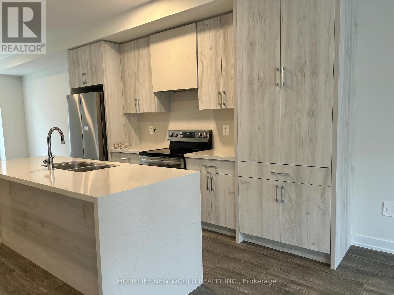 33 Chapple Lane, Richmond Hill, Ontario L4B 0J6 - Photo 4 - N12580780