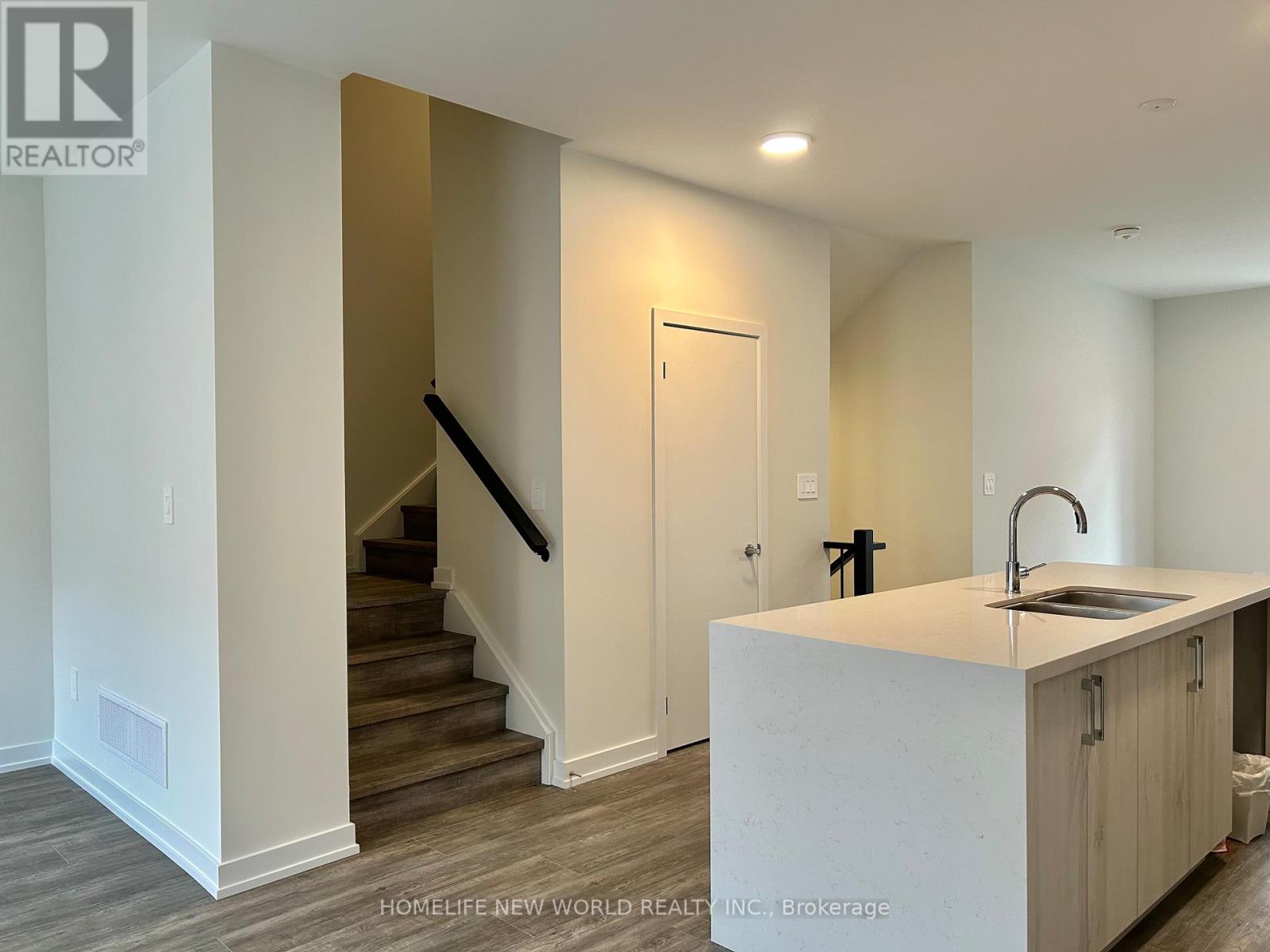 33 Chapple Lane, Richmond Hill, Ontario L4B 0J6 - Photo 9 - N12580780