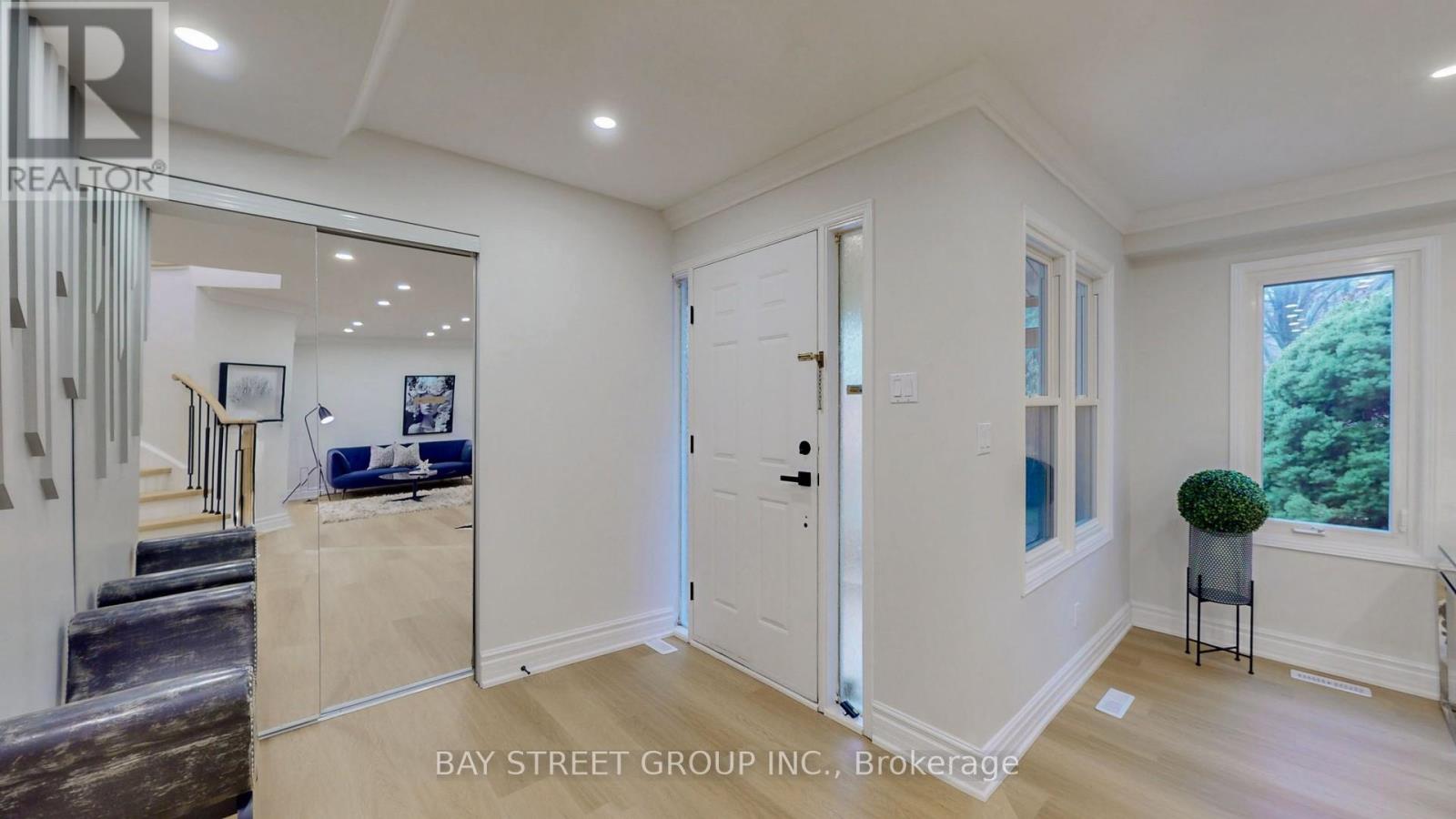 31 Cavalry Trail, Markham, Ontario  L3R 9H3 - Photo 4 - N12580794