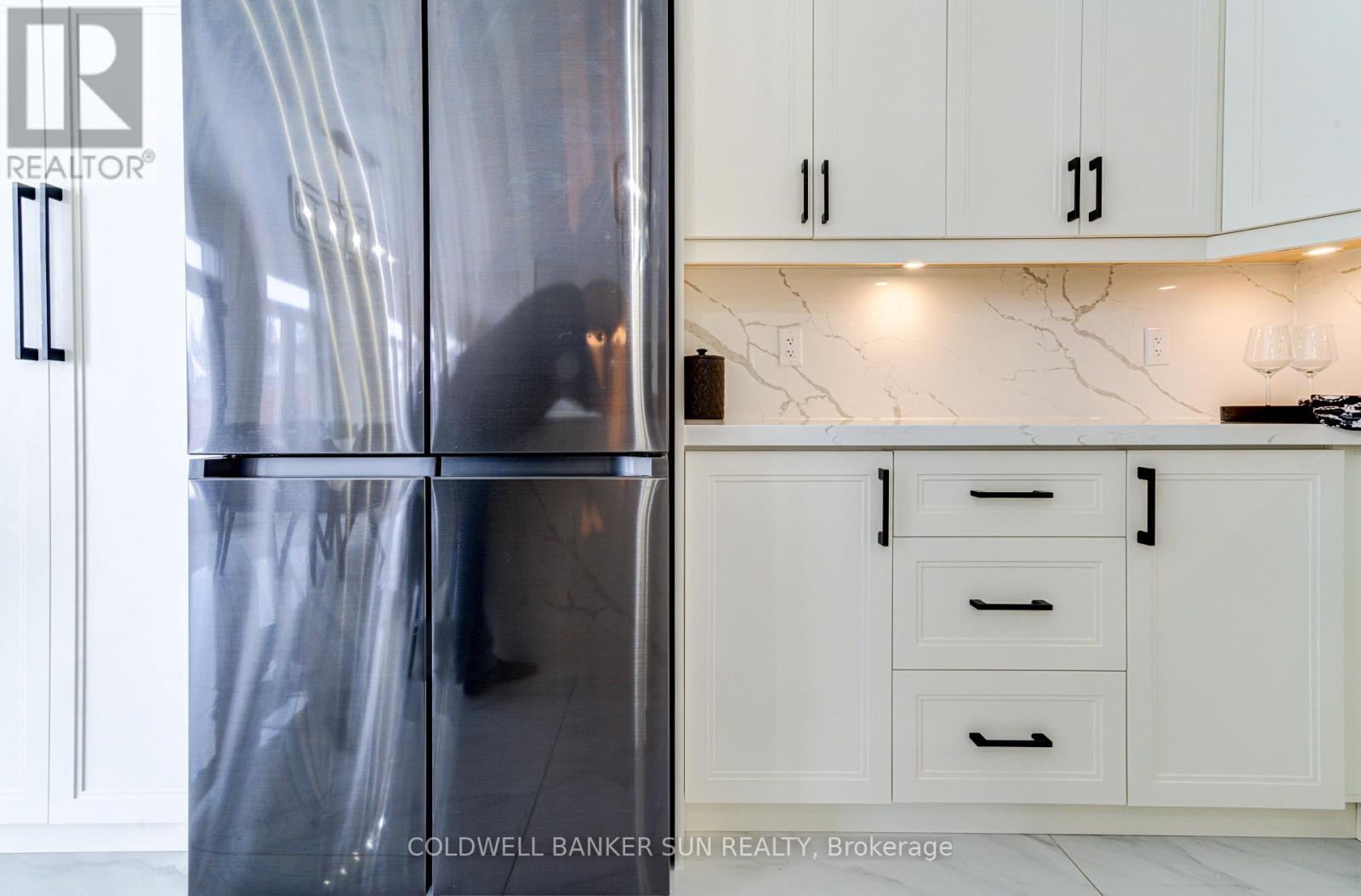 33 Ellis Crescent, Kawartha Lakes, Ontario  K9V 0A5 - Photo 17 - X12580762