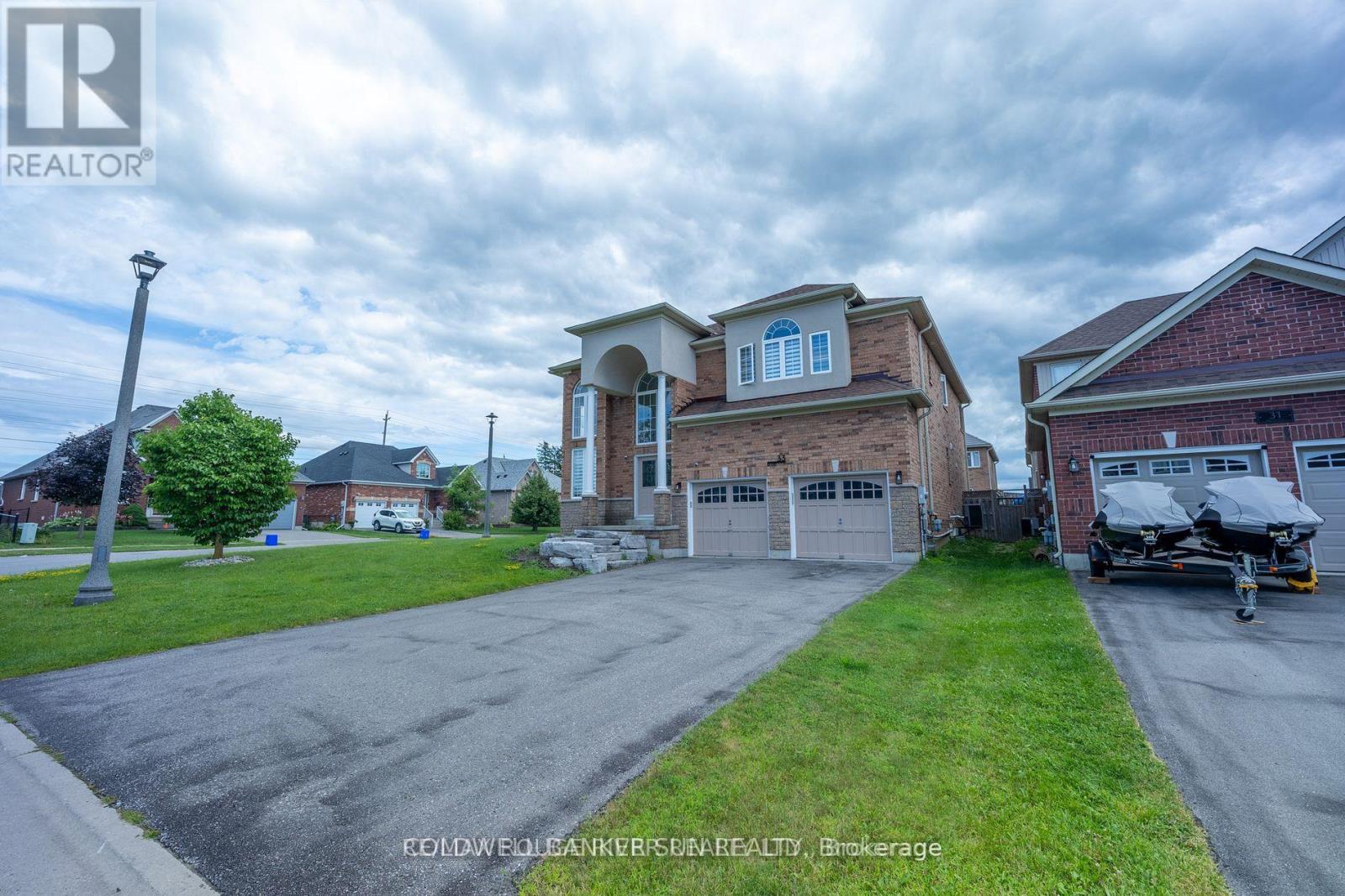 33 Ellis Crescent, Kawartha Lakes, Ontario  K9V 0A5 - Photo 3 - X12580762
