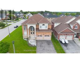 33 ELLIS CRESCENT, Kawartha Lakes, Ontario