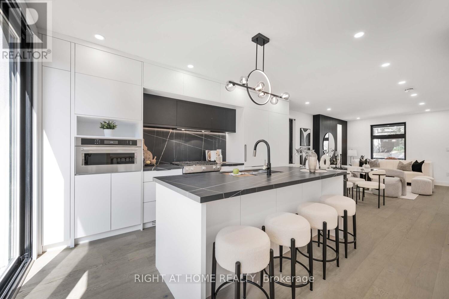 324 Lee Avenue, Toronto, Ontario M4E 2P8 - Photo 10 - E12580802