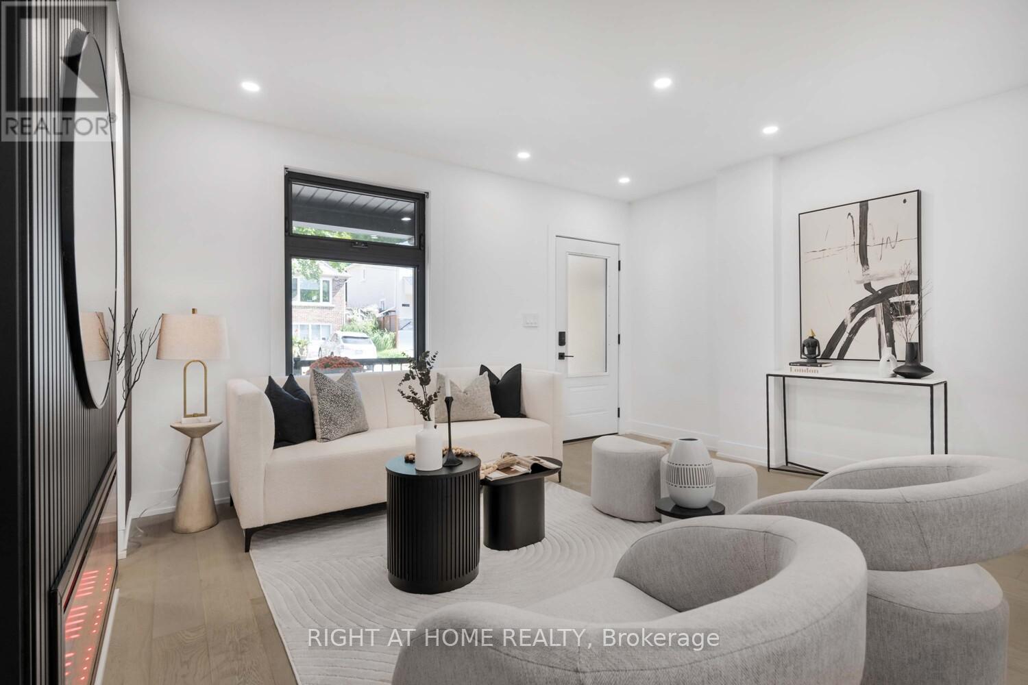 324 Lee Avenue, Toronto, Ontario M4E 2P8 - Photo 4 - E12580802