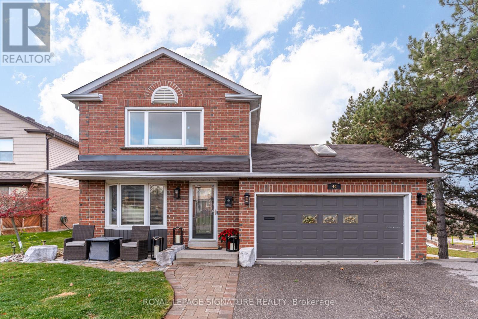40 JANEDALE CRESCENT, Whitby, Ontario