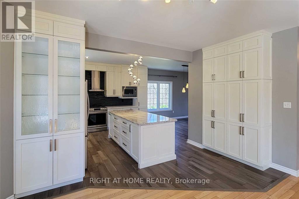 13 Purbrook Court, Barrie, Ontario L4N 5C5 - Photo 5 - S12580814