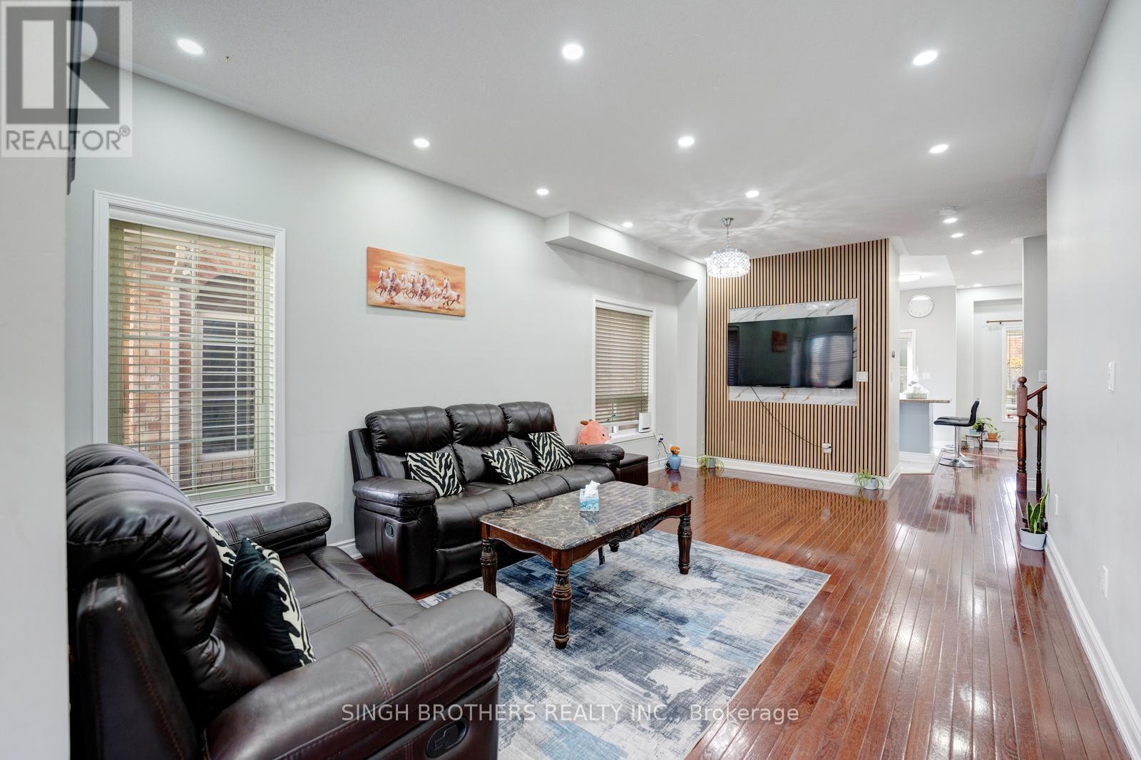 28 Jordensen Drive, Brampton, Ontario  L6X 0T2 - Photo 5 - W12580816