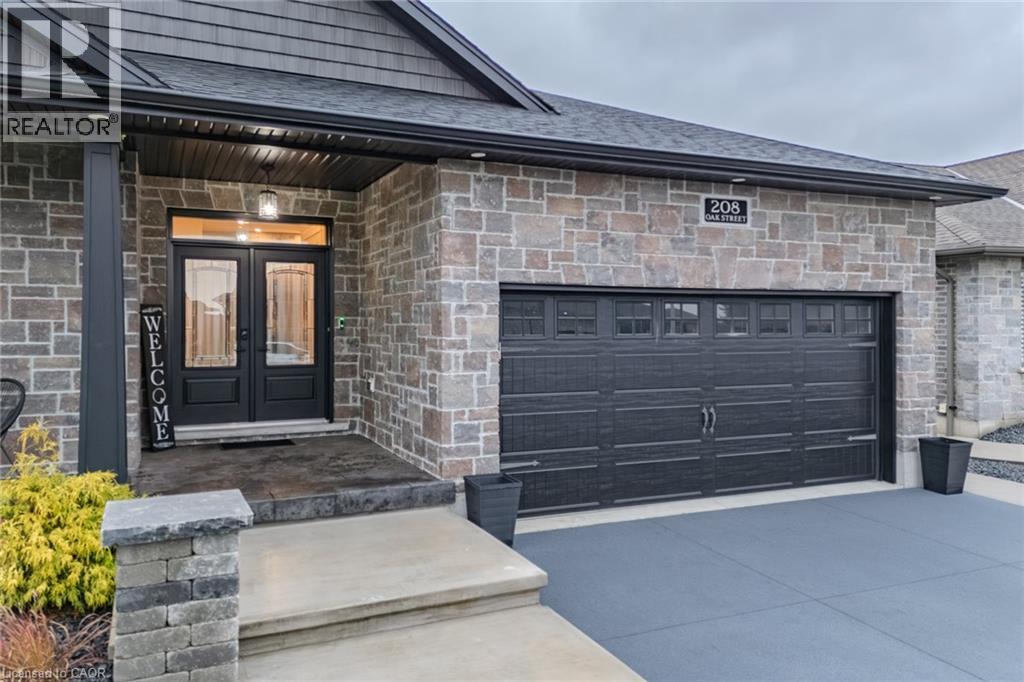 208 Oak Street, Simcoe, Ontario  N3Y 4K1 - Photo 4 - 40790325