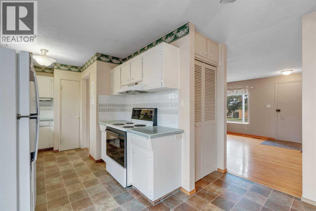 832 Raynard Crescent Se, Calgary, Alberta  T2A 1X7 - Photo 6 - A2269394