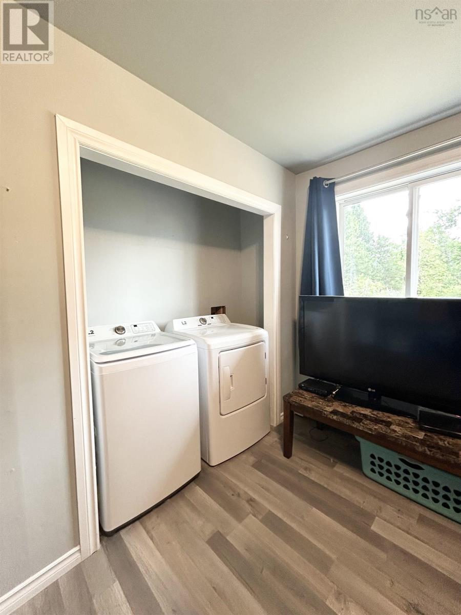 8 Smith Avenue, Springhill, Nova Scotia  B0M 1X0 - Photo 17 - 202521644