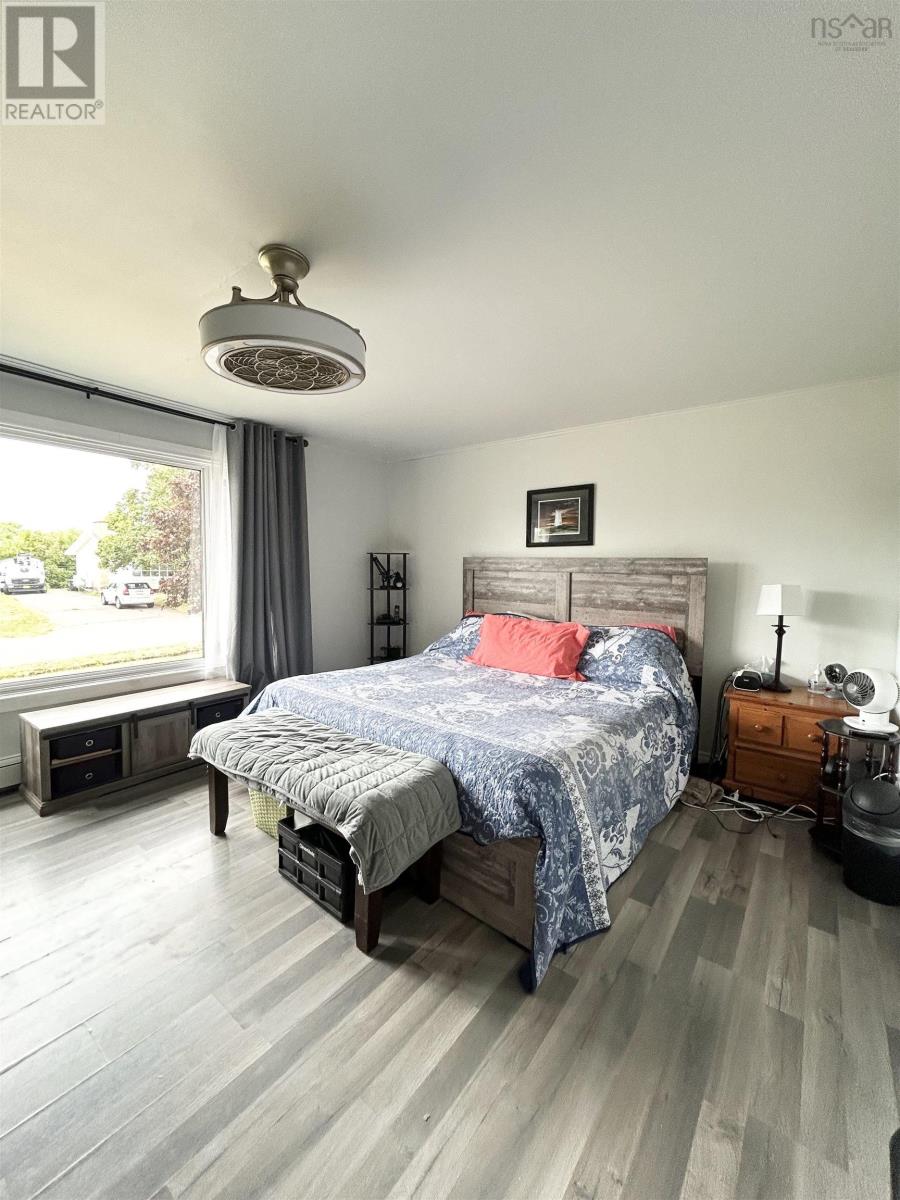 8 Smith Avenue, Springhill, Nova Scotia  B0M 1X0 - Photo 9 - 202521644