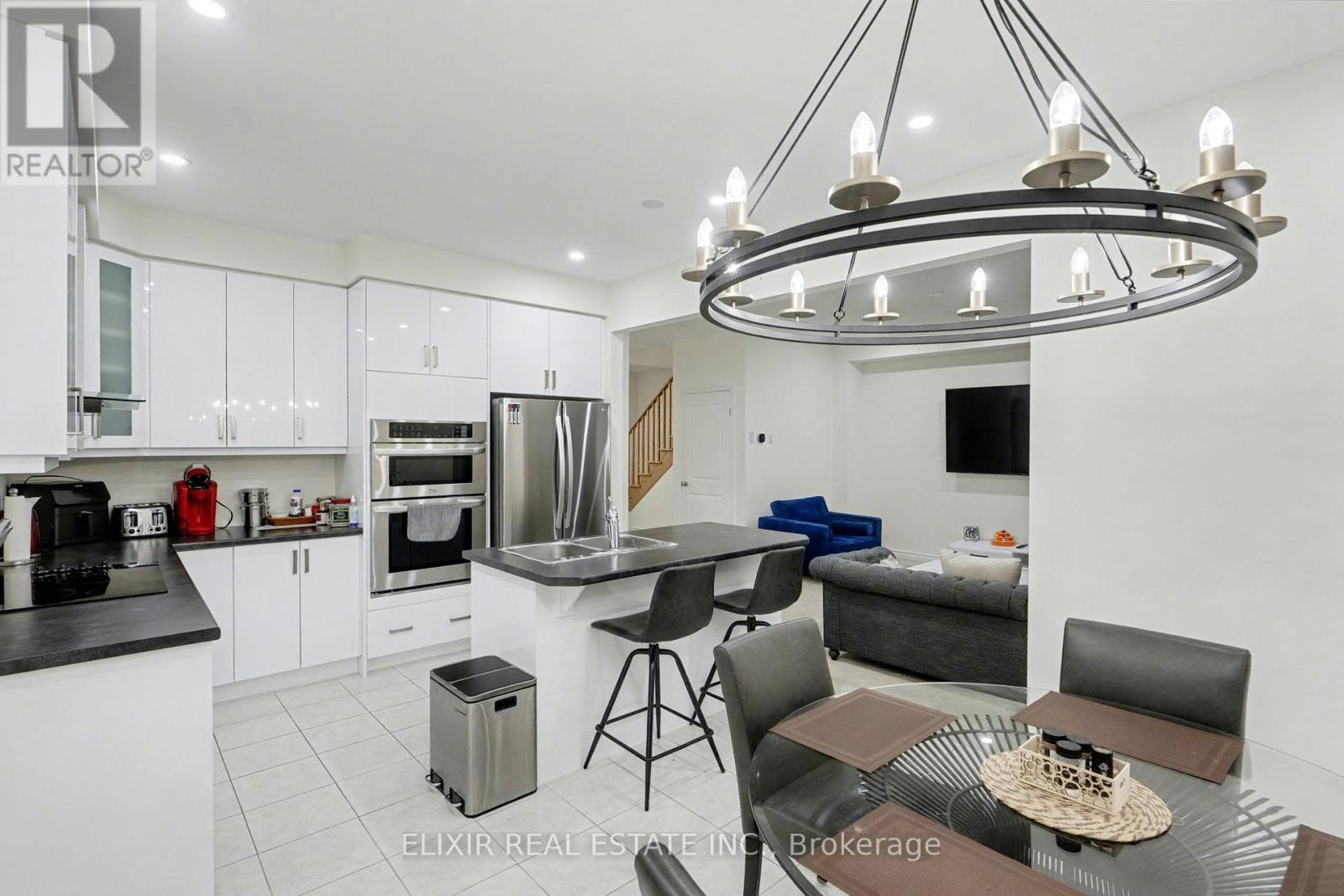 18 Jenner Drive, Brant, Ontario  N3L 0L2 - Photo 8 - X12575698