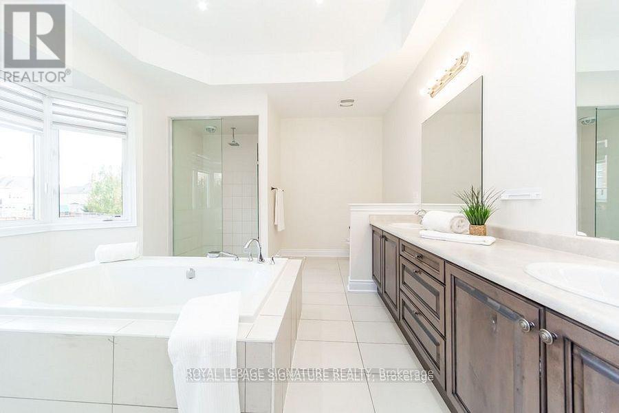 37 Royal West Drive, Brampton, Ontario  L6X 0Z8 - Photo 17 - W12570000