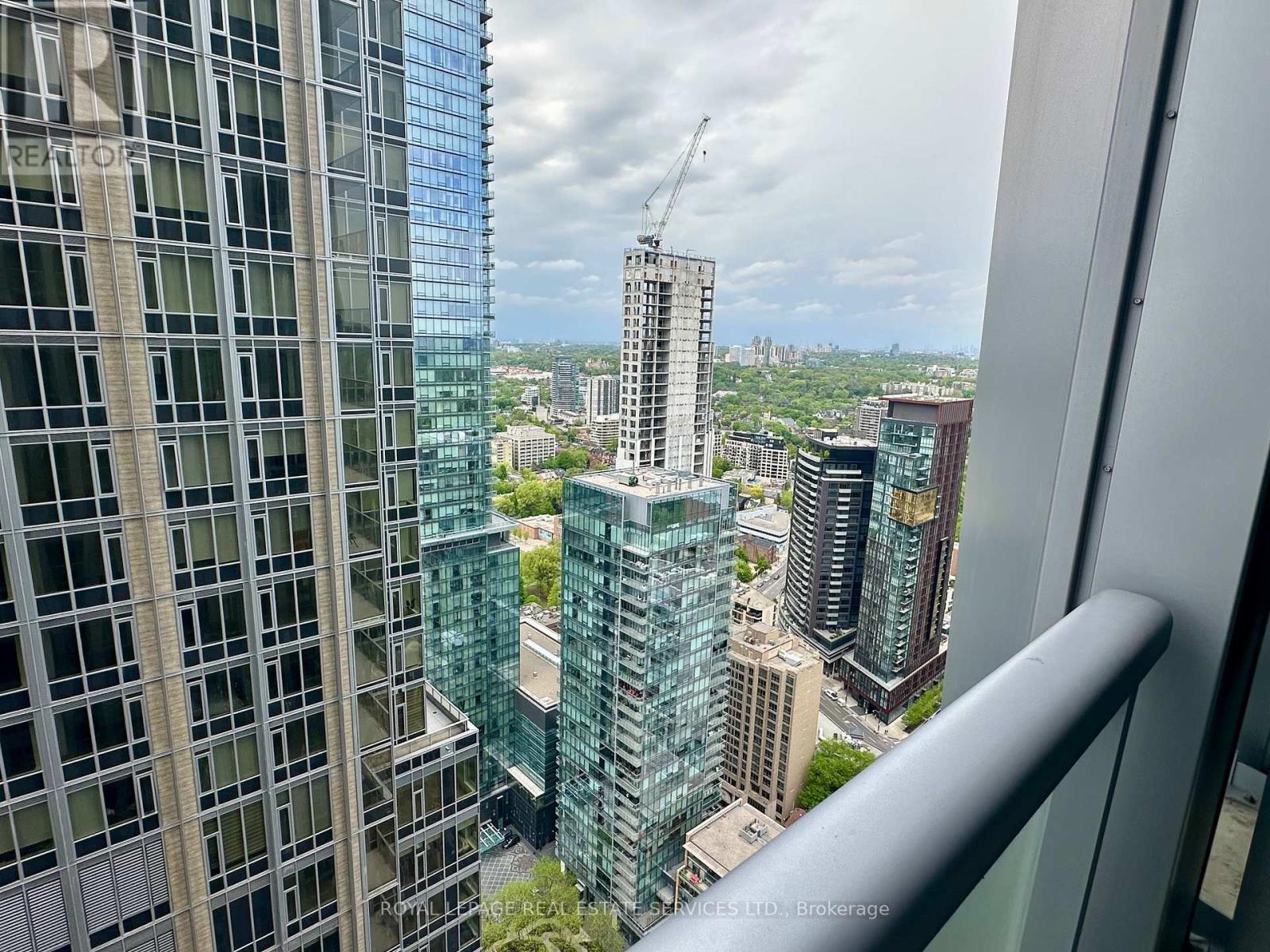 3903 - 1 Yorkville Avenue, Toronto, Ontario  M4W 0B1 - Photo 14 - C12168245