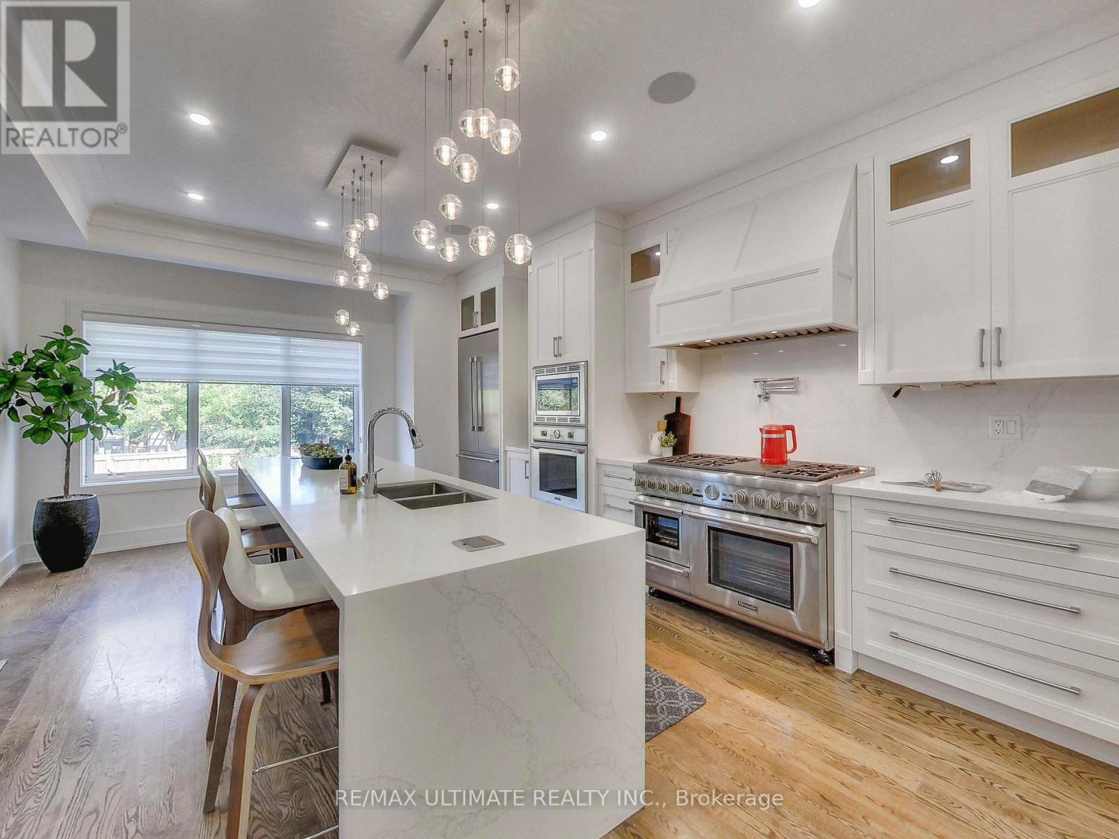 35 Fleming Crescent, Toronto, Ontario  M4G 2A9 - Photo 11 - C12580830