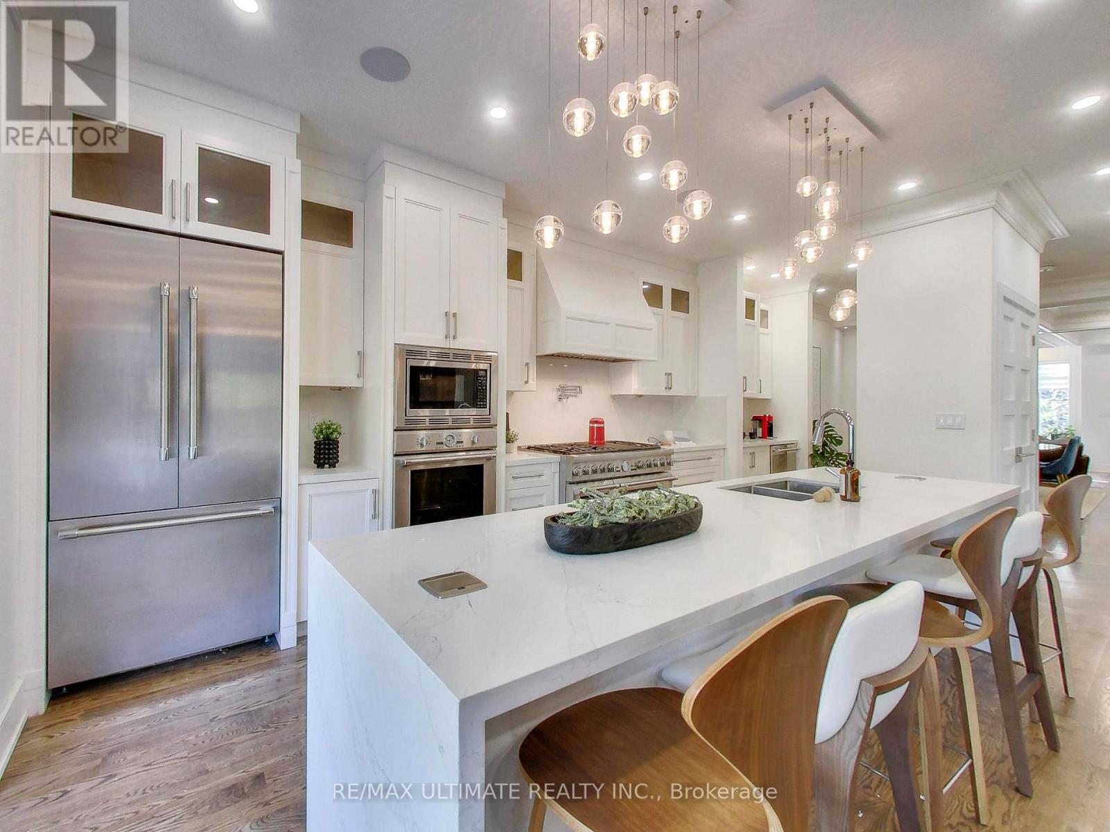 35 Fleming Crescent, Toronto, Ontario  M4G 2A9 - Photo 12 - C12580830