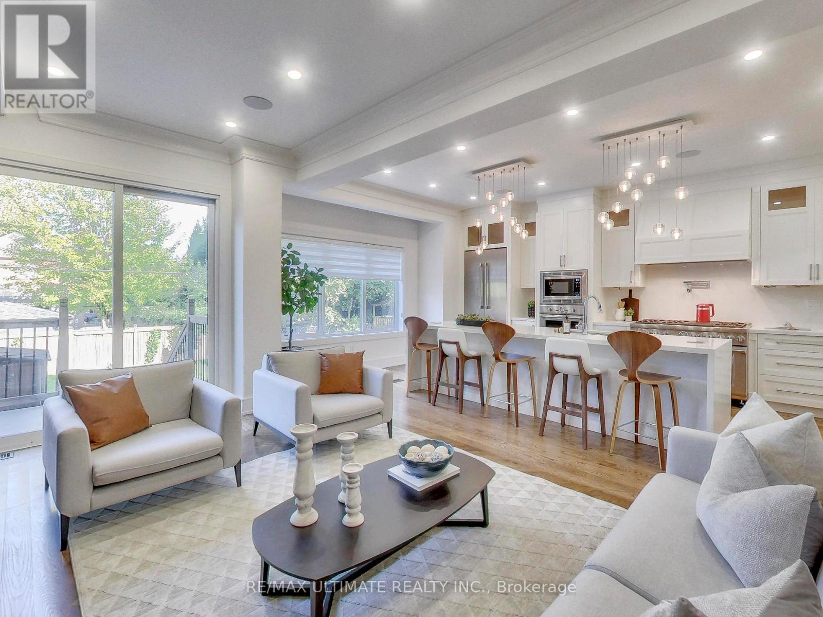 35 Fleming Crescent, Toronto, Ontario  M4G 2A9 - Photo 14 - C12580830