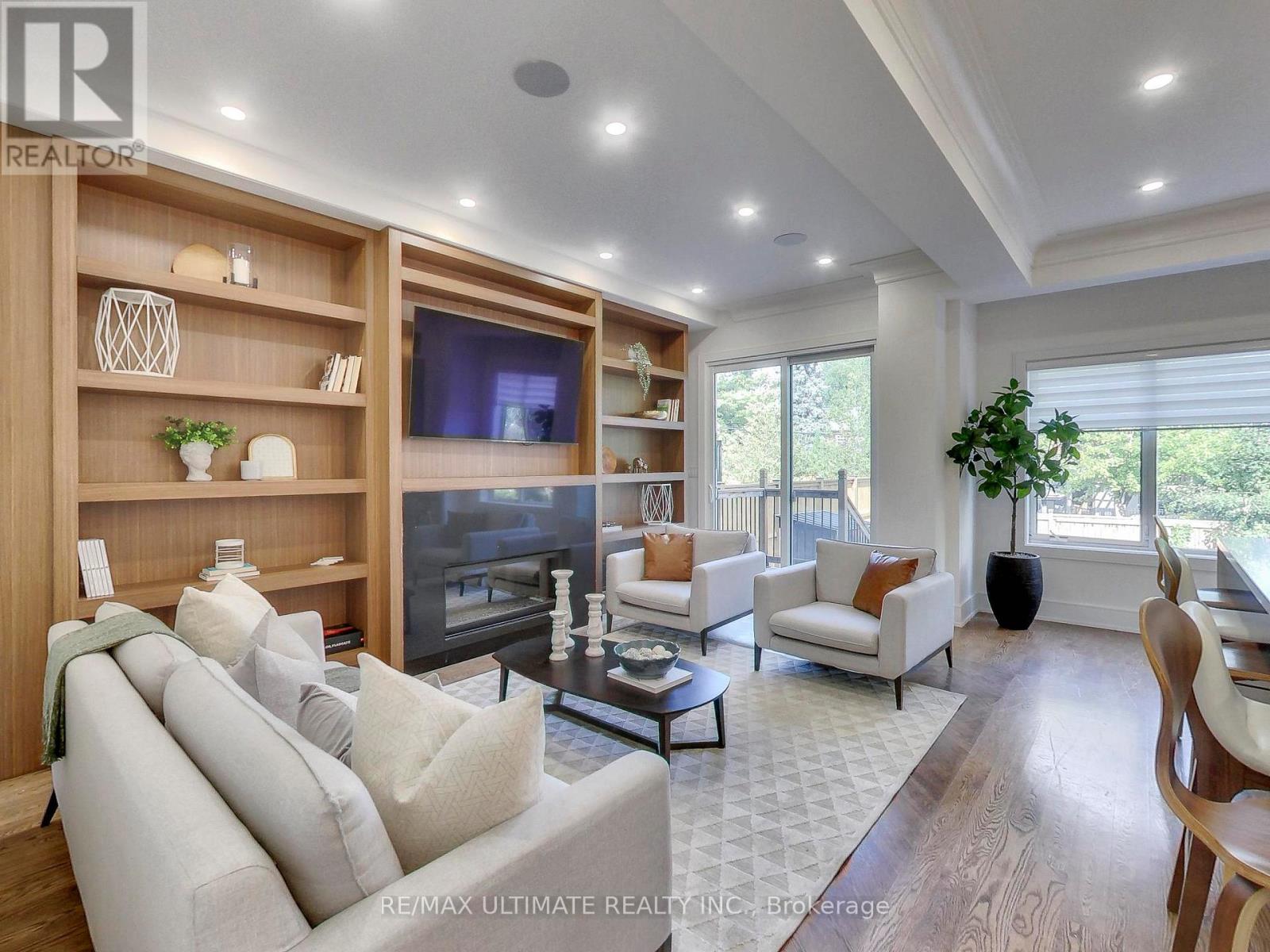 35 Fleming Crescent, Toronto, Ontario  M4G 2A9 - Photo 18 - C12580830