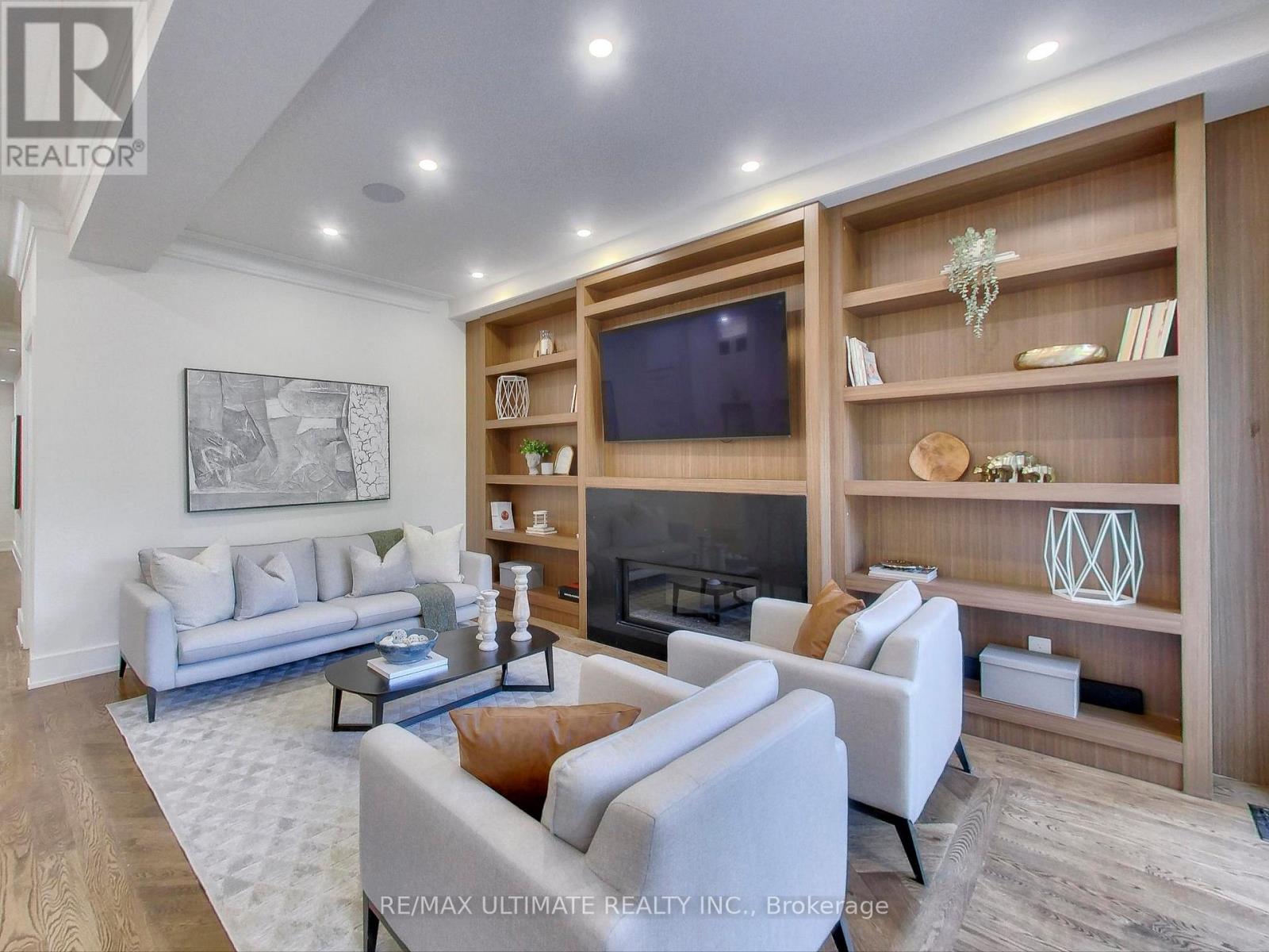 35 Fleming Crescent, Toronto, Ontario  M4G 2A9 - Photo 19 - C12580830