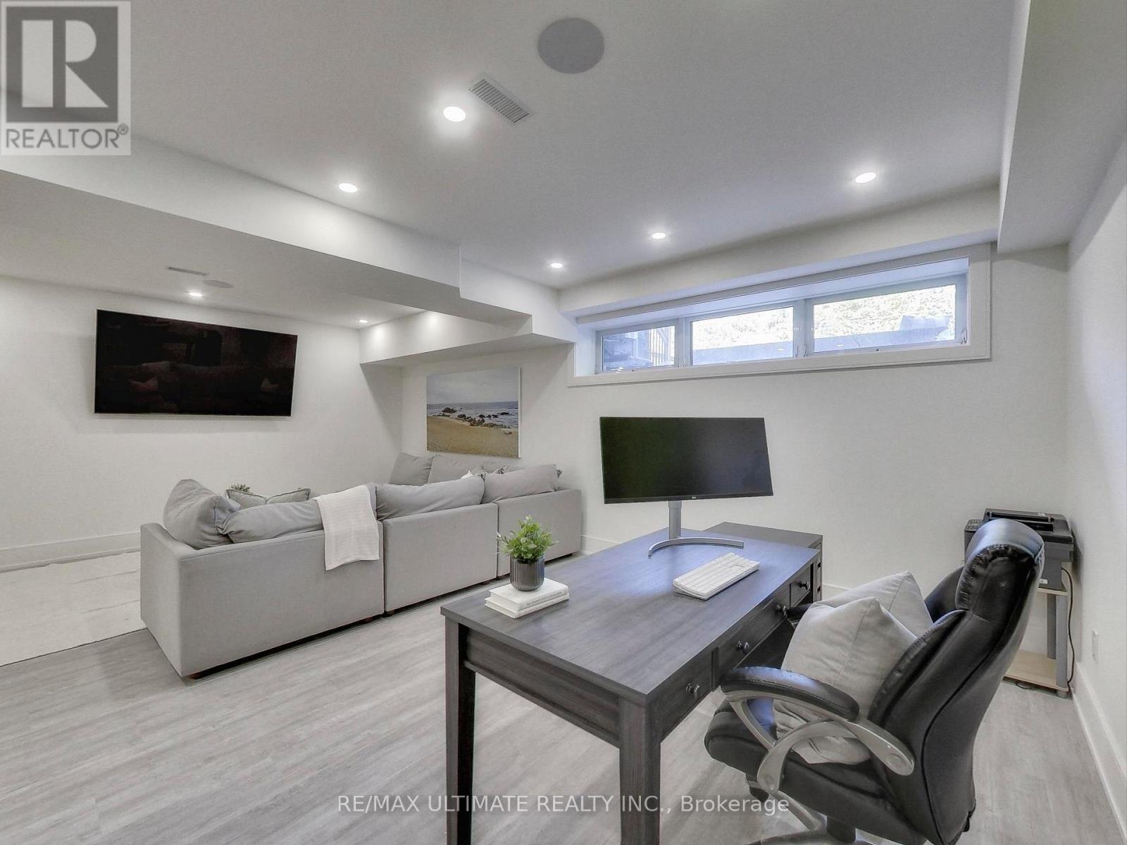 35 Fleming Crescent, Toronto, Ontario  M4G 2A9 - Photo 41 - C12580830