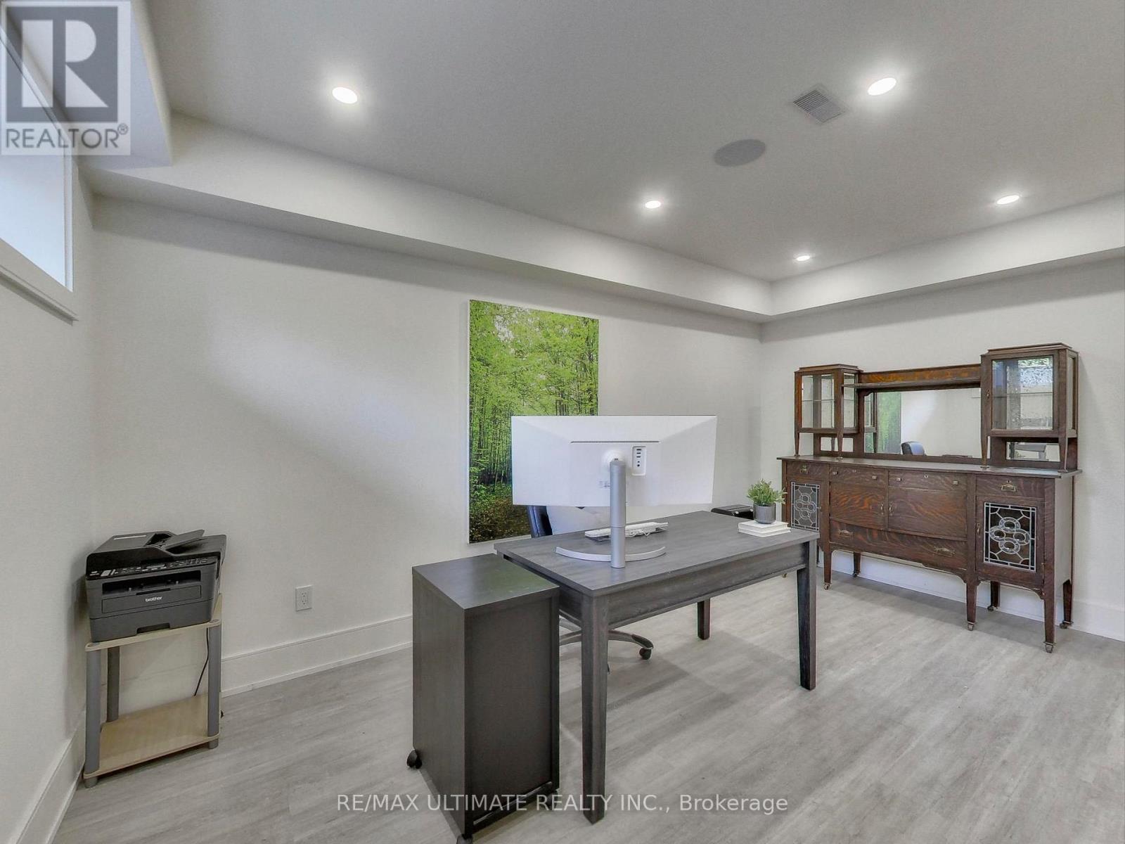 35 Fleming Crescent, Toronto, Ontario  M4G 2A9 - Photo 42 - C12580830