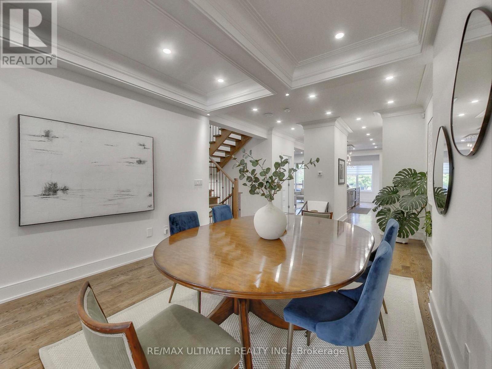 35 Fleming Crescent, Toronto, Ontario  M4G 2A9 - Photo 7 - C12580830