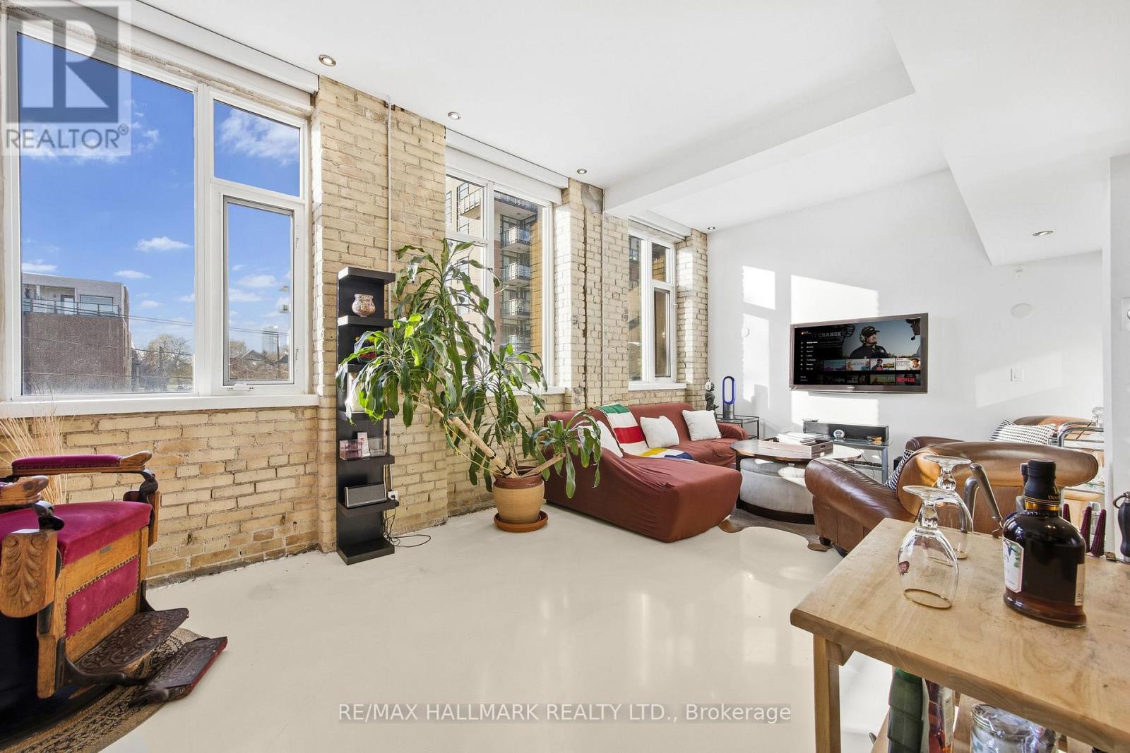 231 - 201 Carlaw Avenue, Toronto, Ontario M4M 2S3 - Photo 2 - E12580828