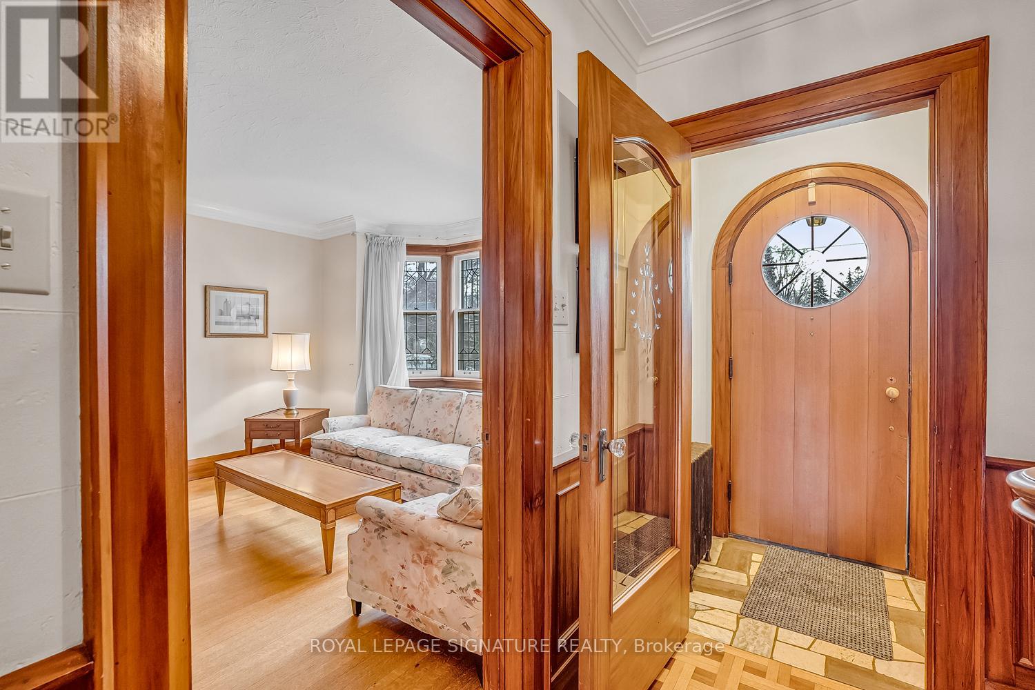 72 Bessborough Drive, Toronto, Ontario  M4G 3J1 - Photo 3 - C12580878